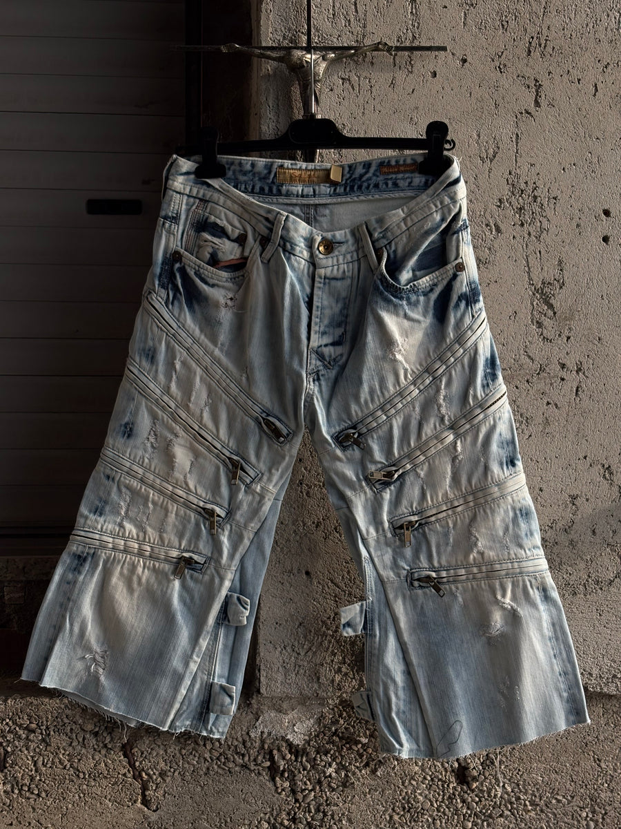 MULTI ZIPPED LIGHTEST DENIM