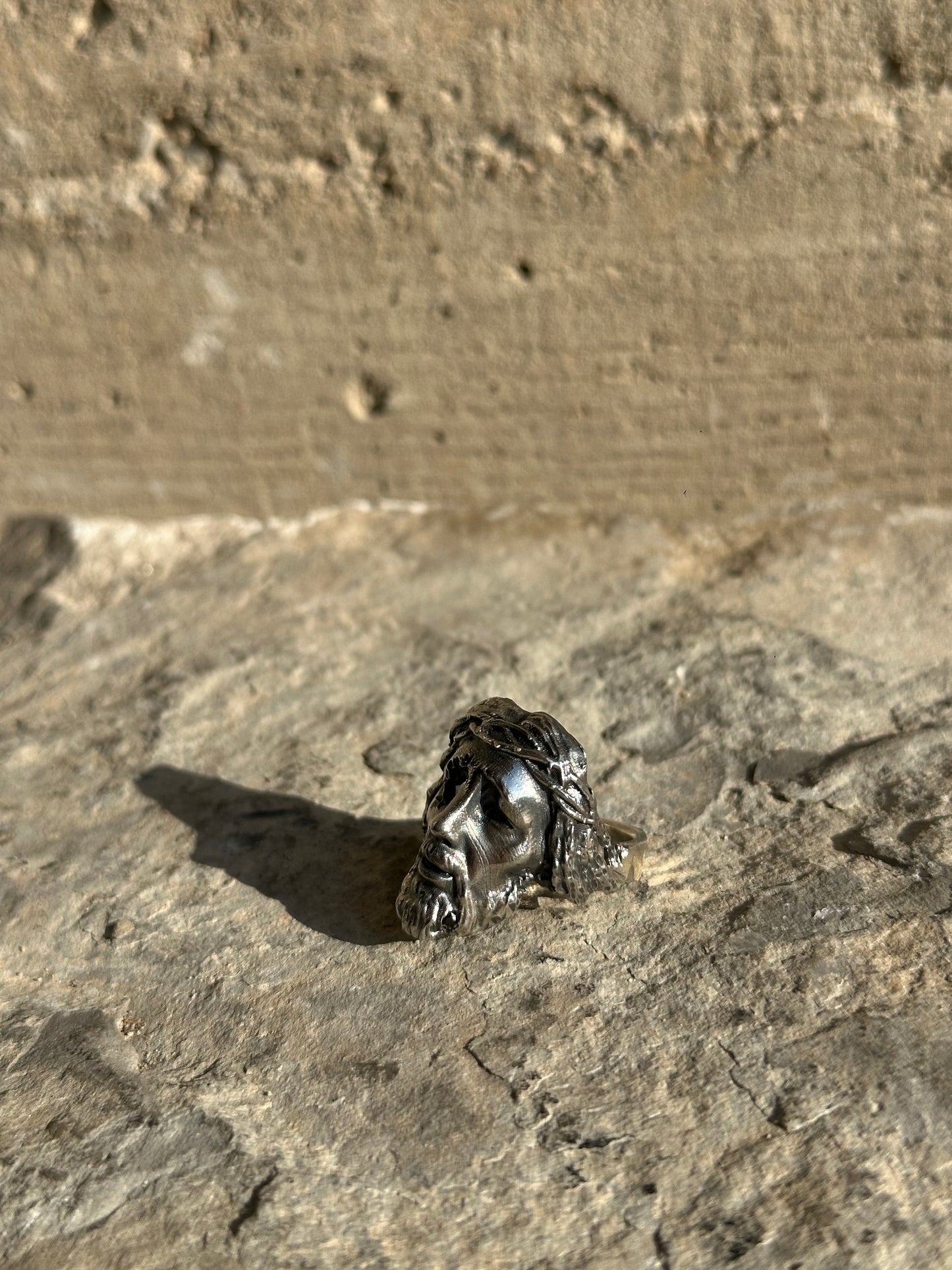 HAILV RELIC OF CHRIST WITH BLACK STONES SILVER RING
