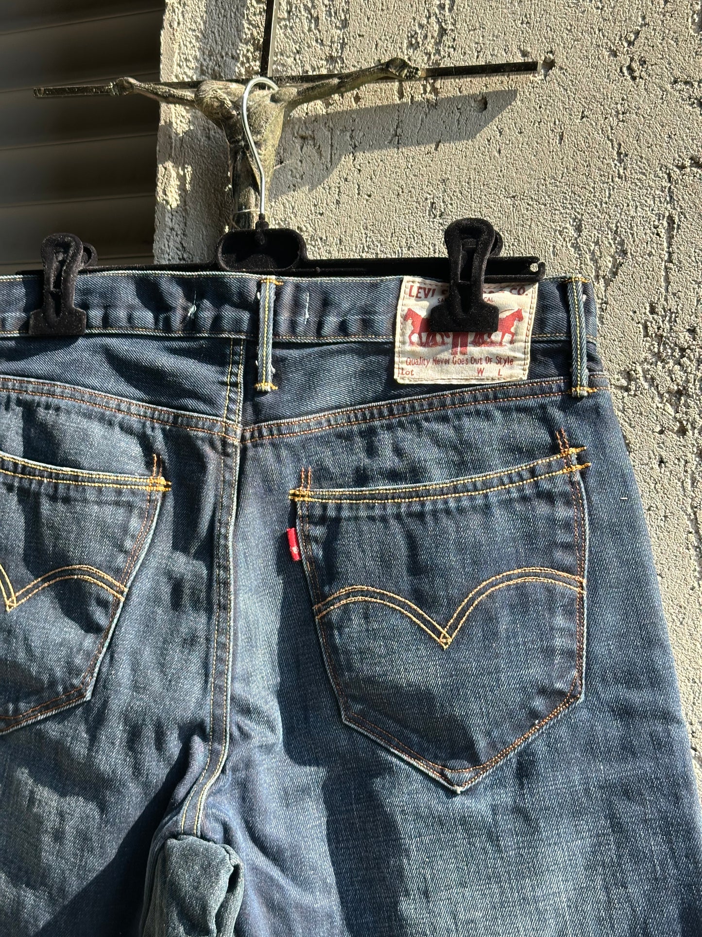 LEVI’S BLUE DENIM JORTS