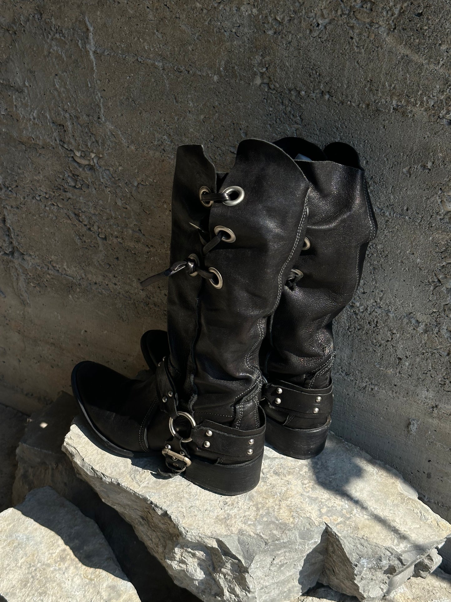 TEXAN HARNESS SLOUCHY WASHED LEATHER BOOTS