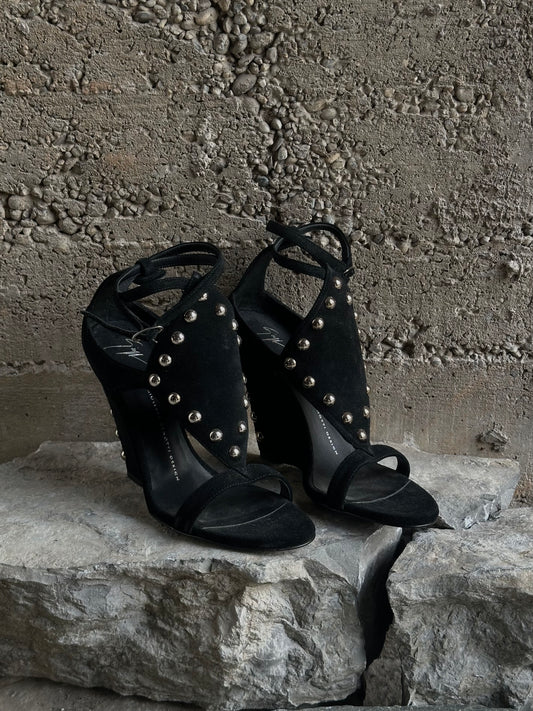 GIUSEPPE ZANOTTI STUDDED SUEDE SANDALS