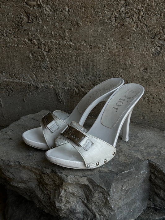 DIOR WHITE LOGO PLATE MULES