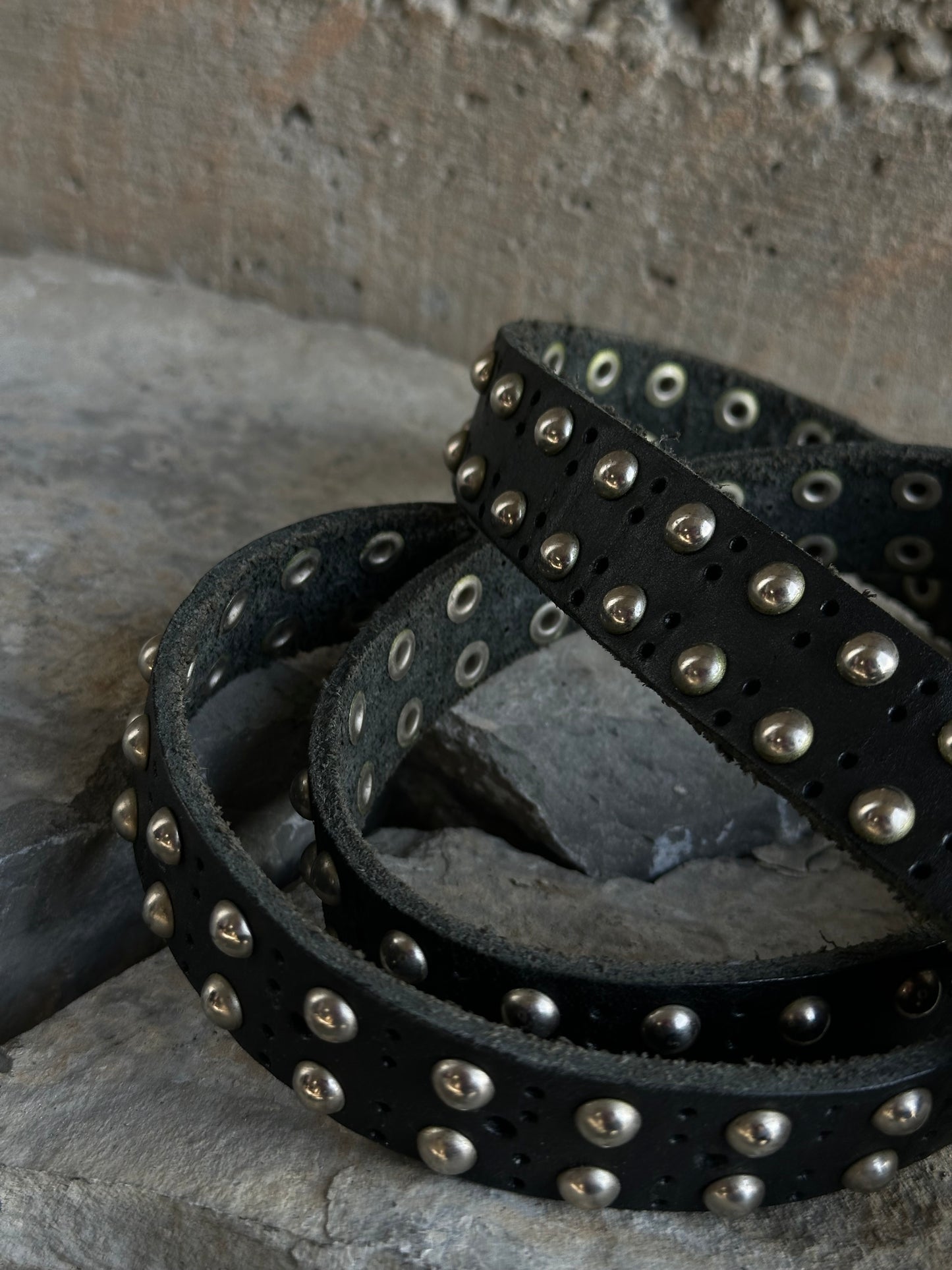 STUDDED BLACK LEATHER BELT
