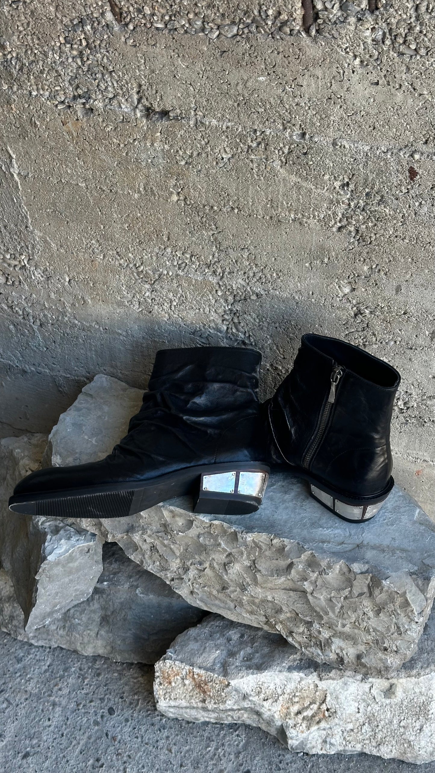 CREASED LEATHER BOOTS WITH 925 SILVER DETAILS