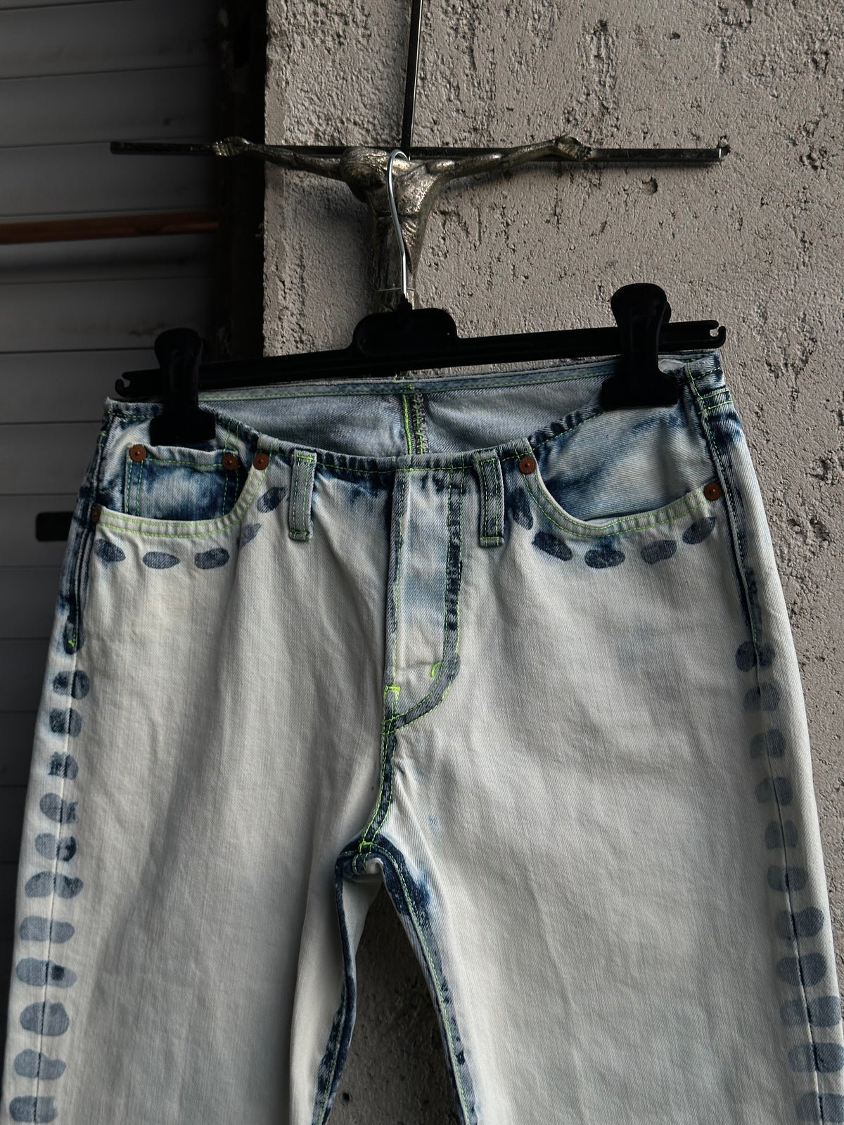 LIGHT DENIM FLARED LEOPARD PANTS