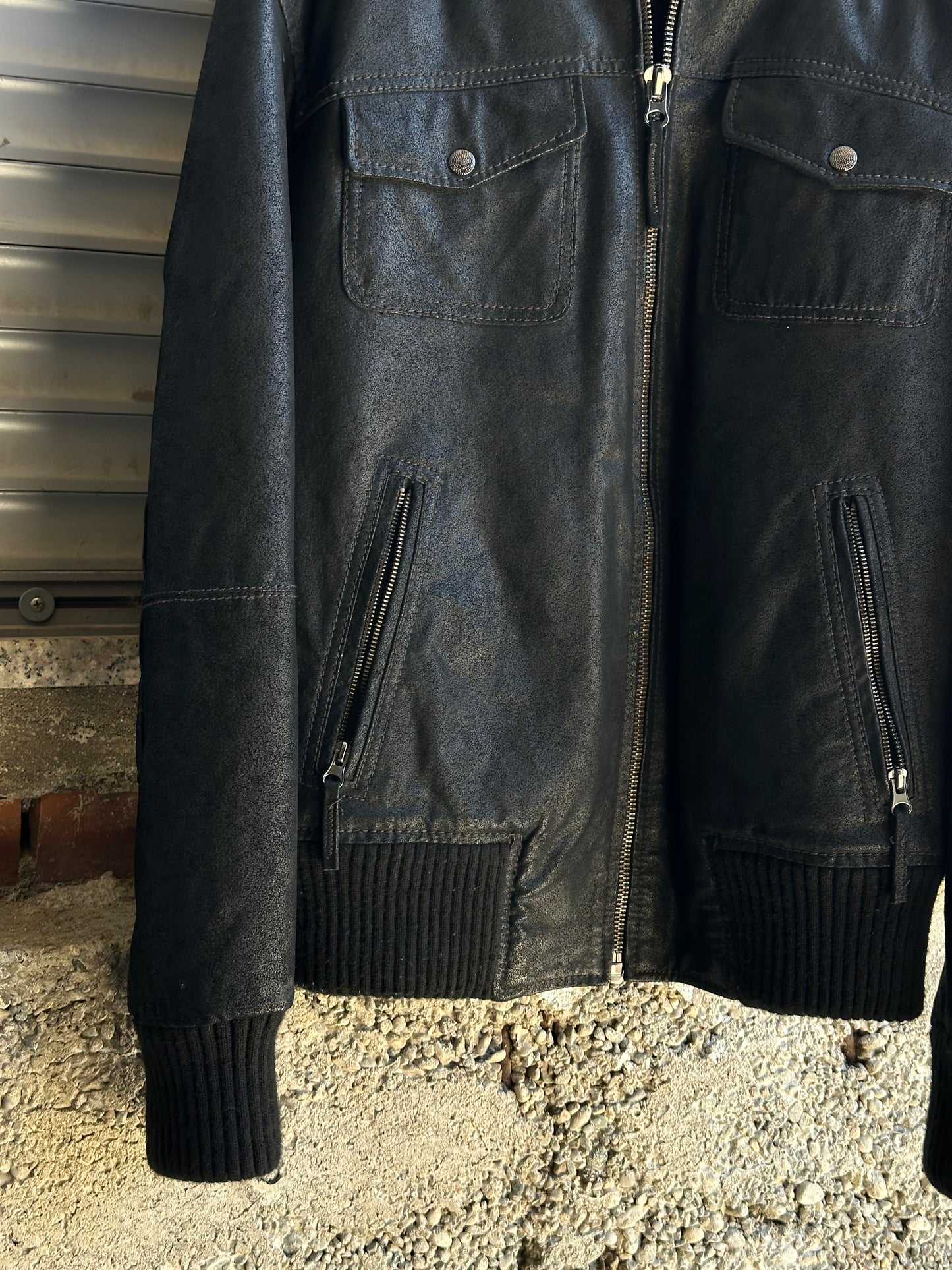 BLACK LEATHER JACKET