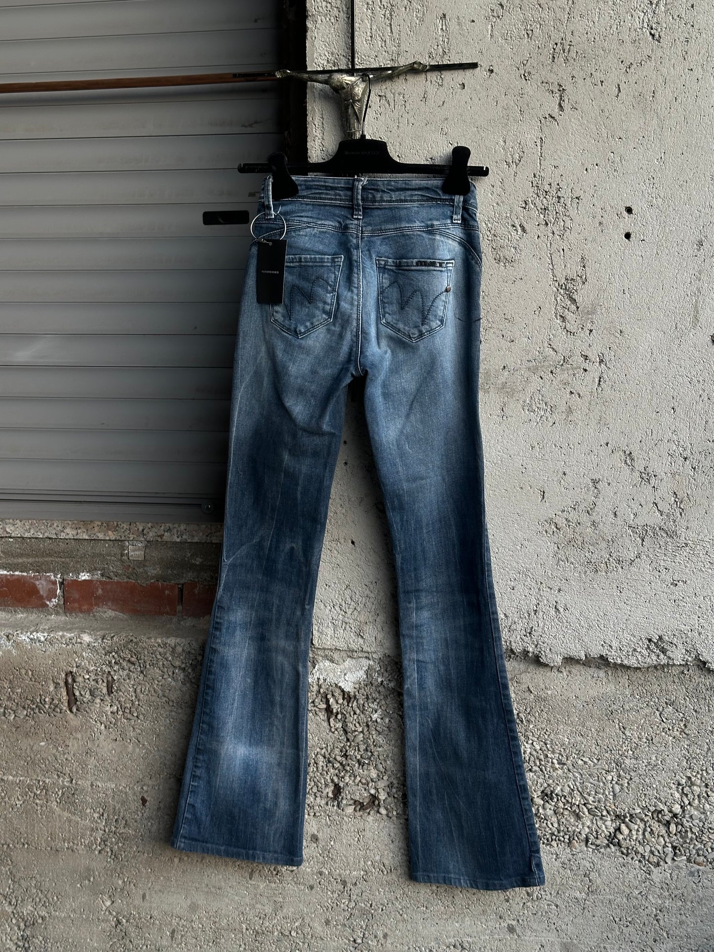 FLARED FADED WOMENS JEANS