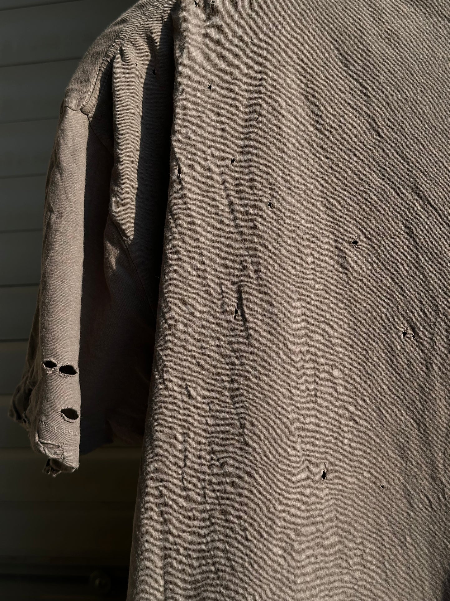 DISTRESSED GREY T-SHIRT
