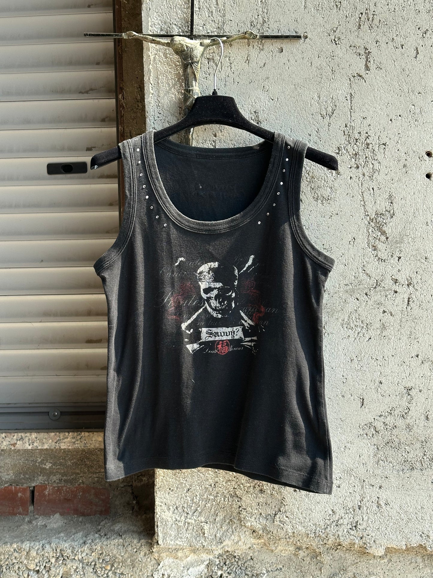 PIRATES OF THE CARIBBEAN BLACK TANK TOP