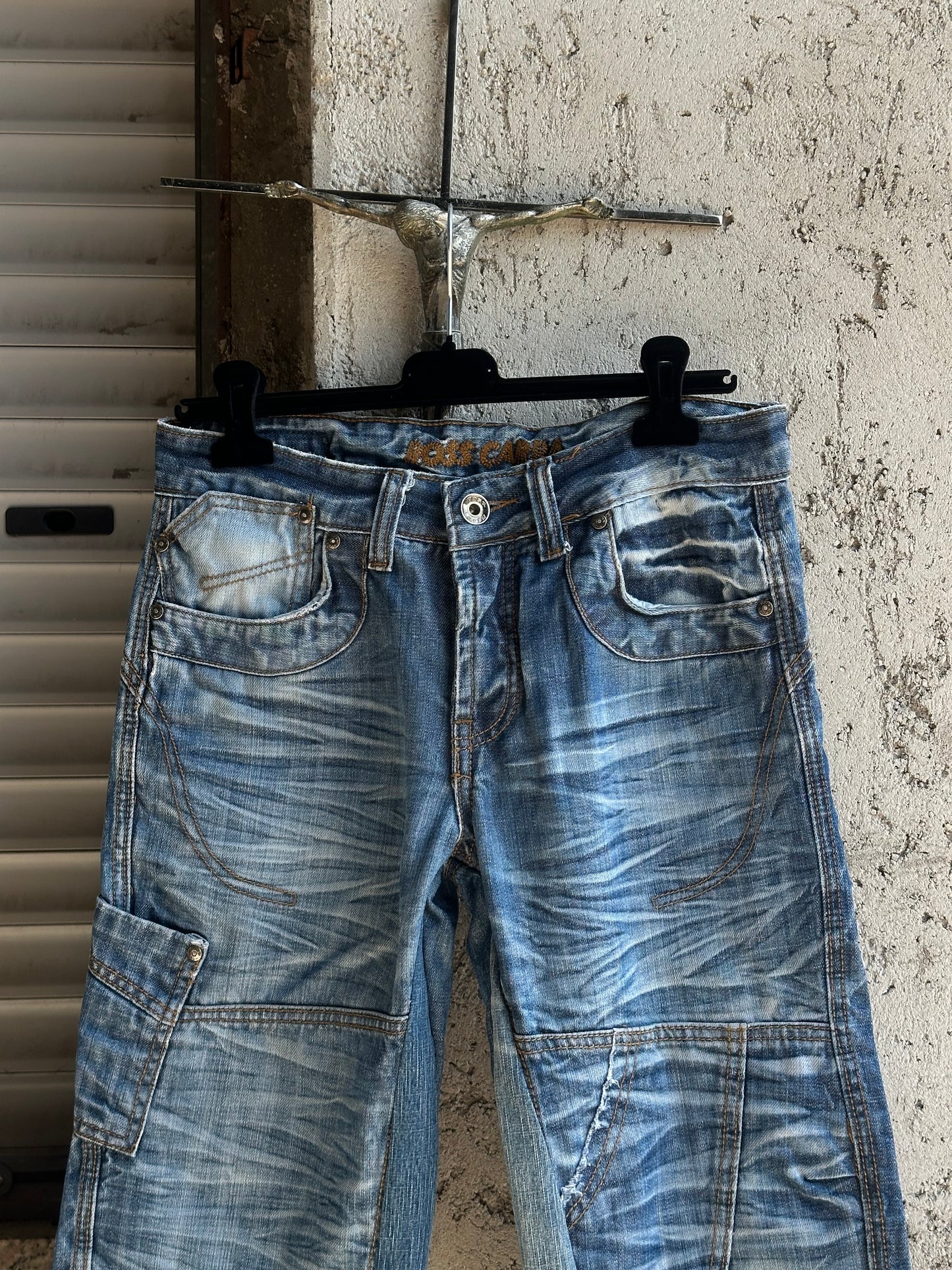 FLARED FADES DENIM