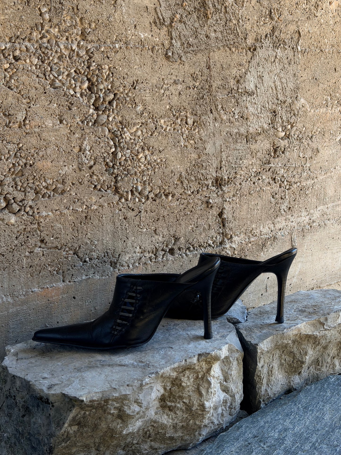 LEATHER CUT OUT MULES