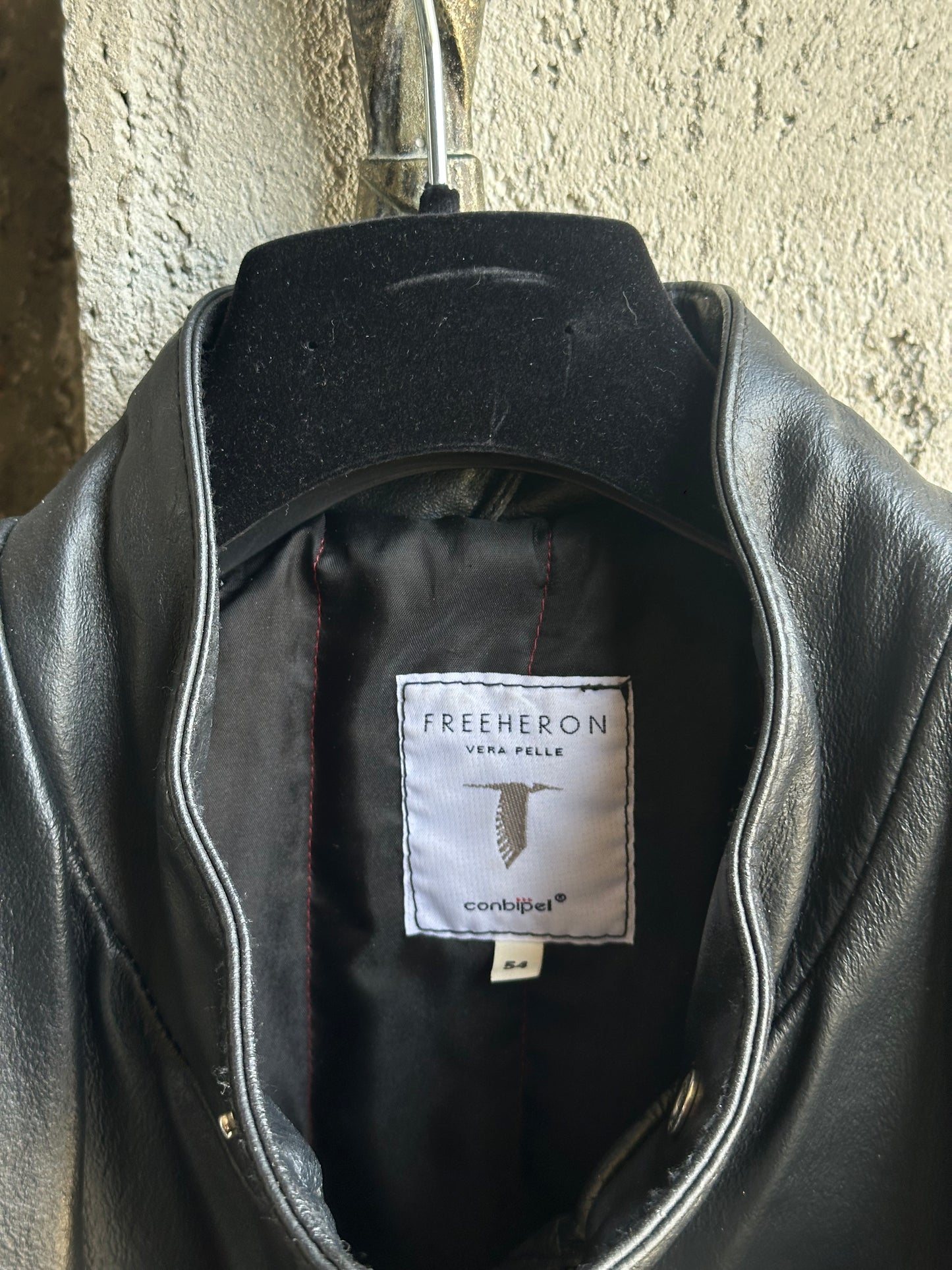 BLACK LEATHER JACKET
