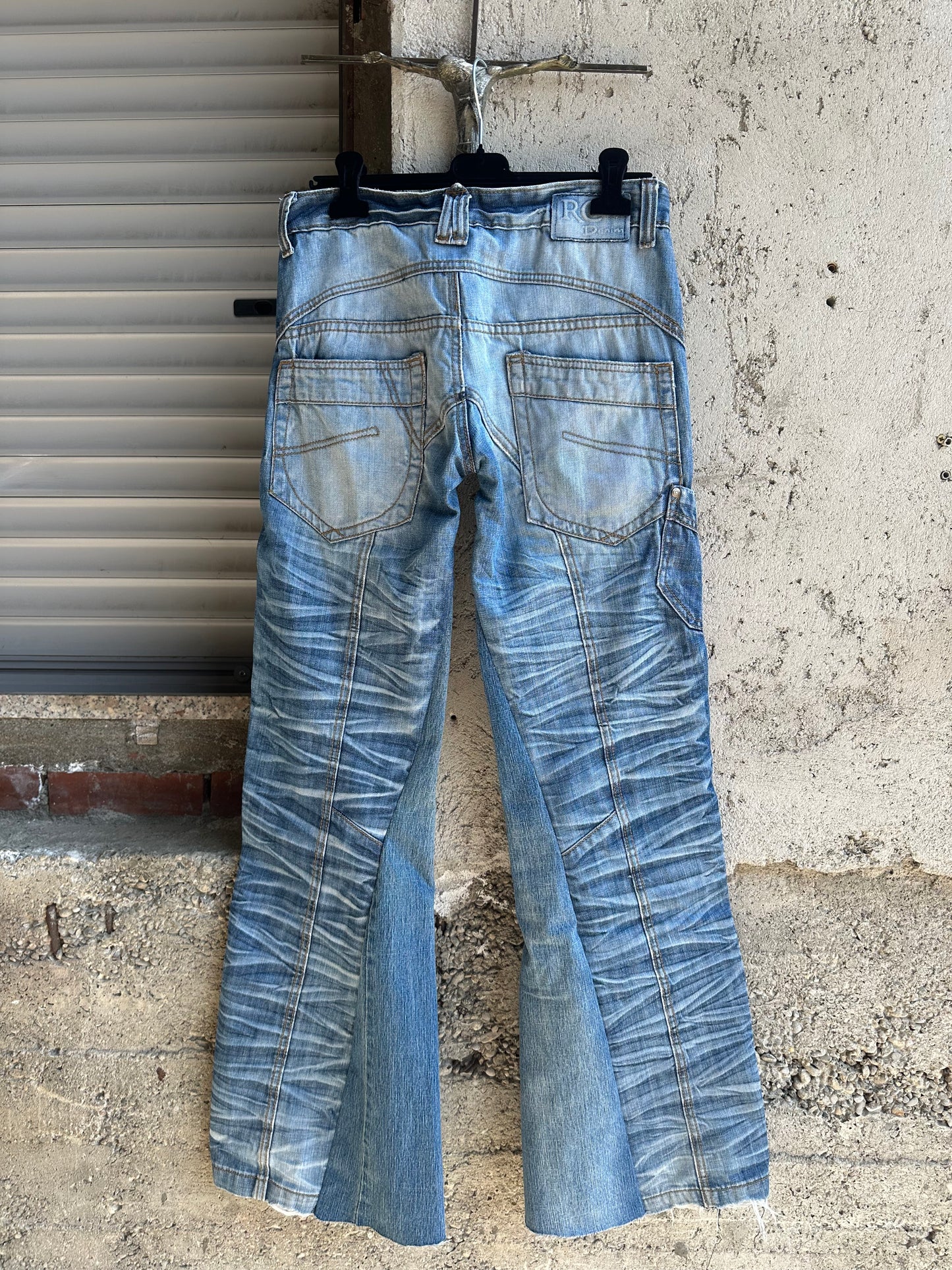 FLARED FADES DENIM