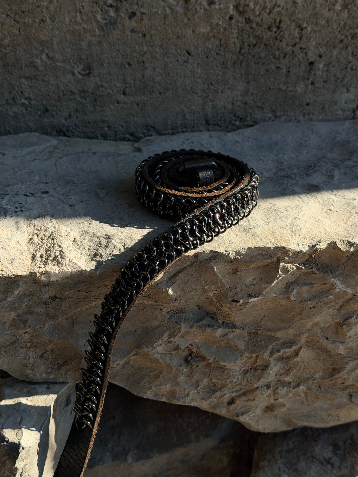 PIERCED CHAIN BELT