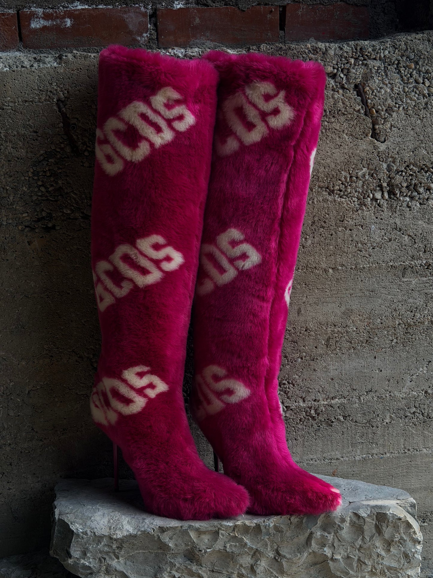 GCDS BRATZ PINK FUR BOOTS