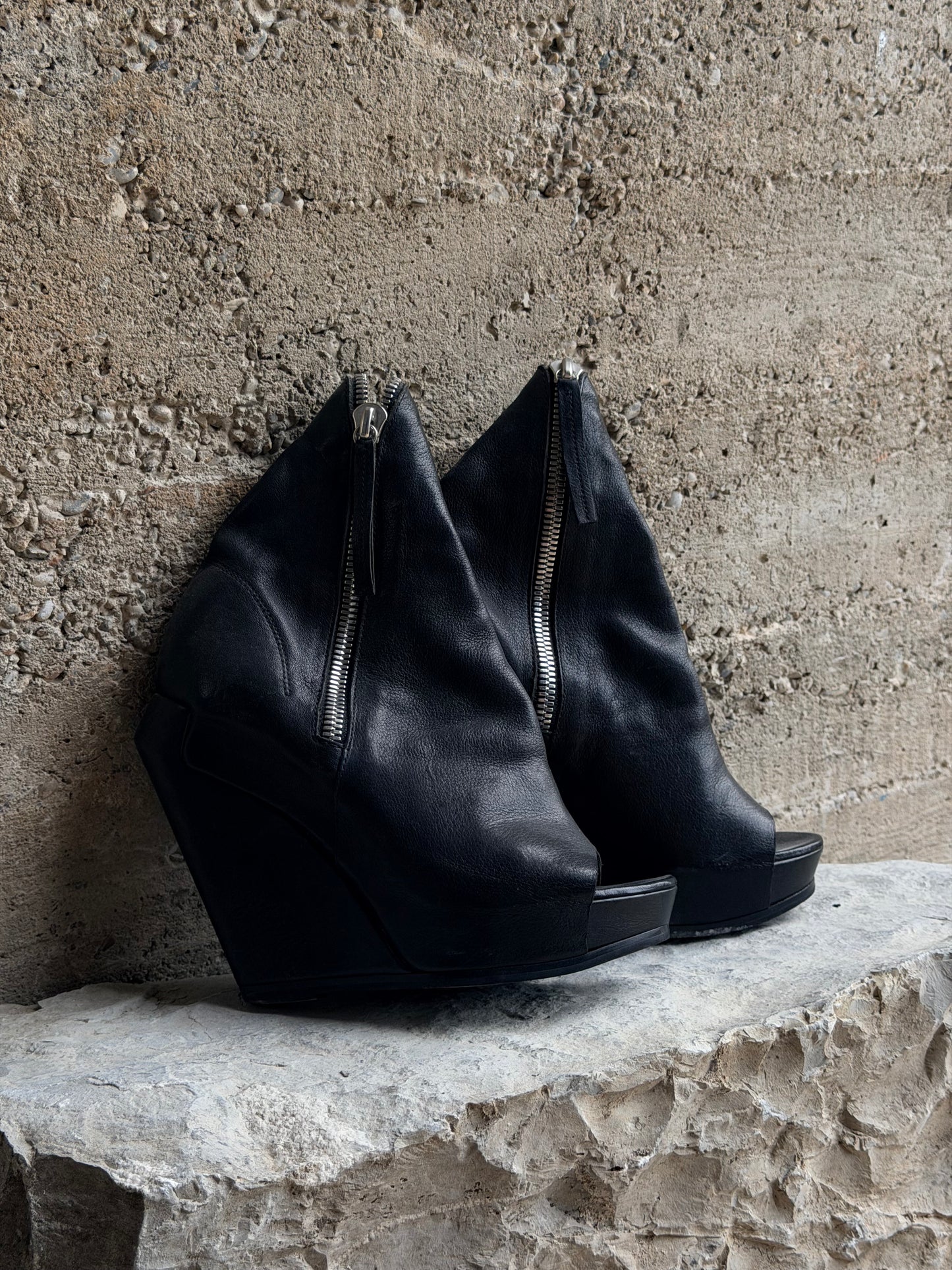 CINZIA ARAIA ZIPPED WEDGE