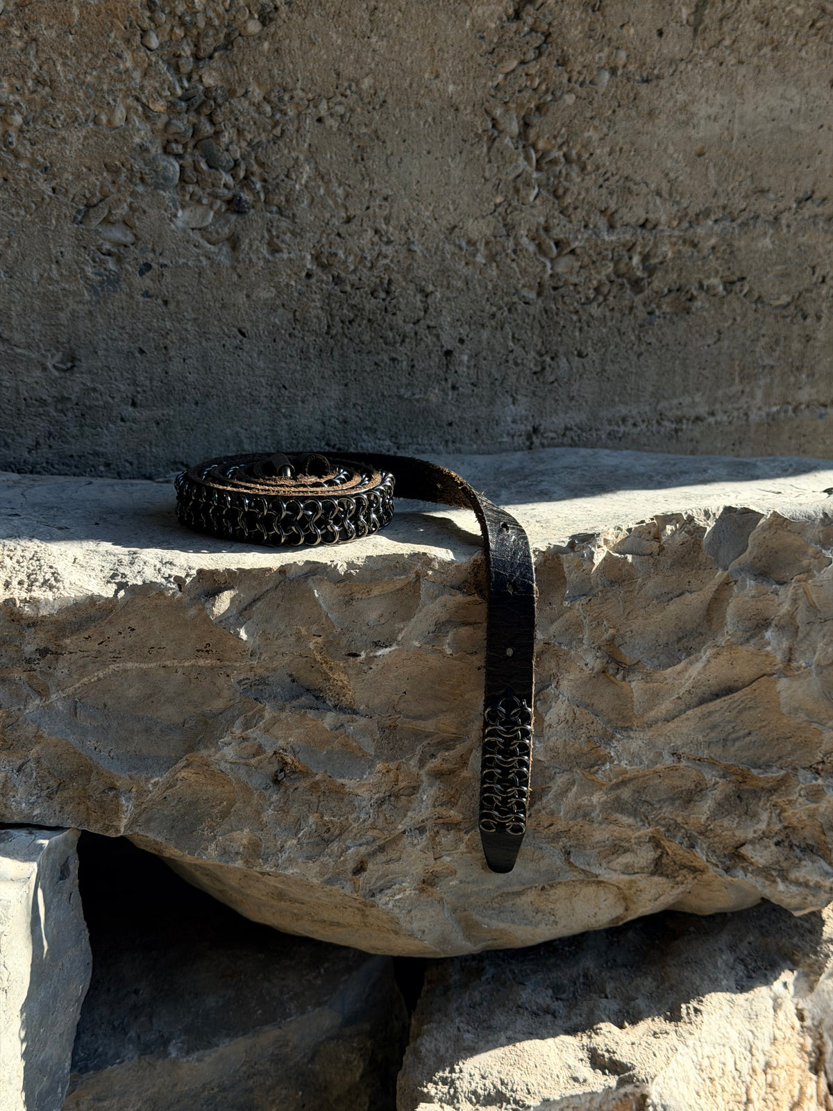 PIERCED CHAIN BELT