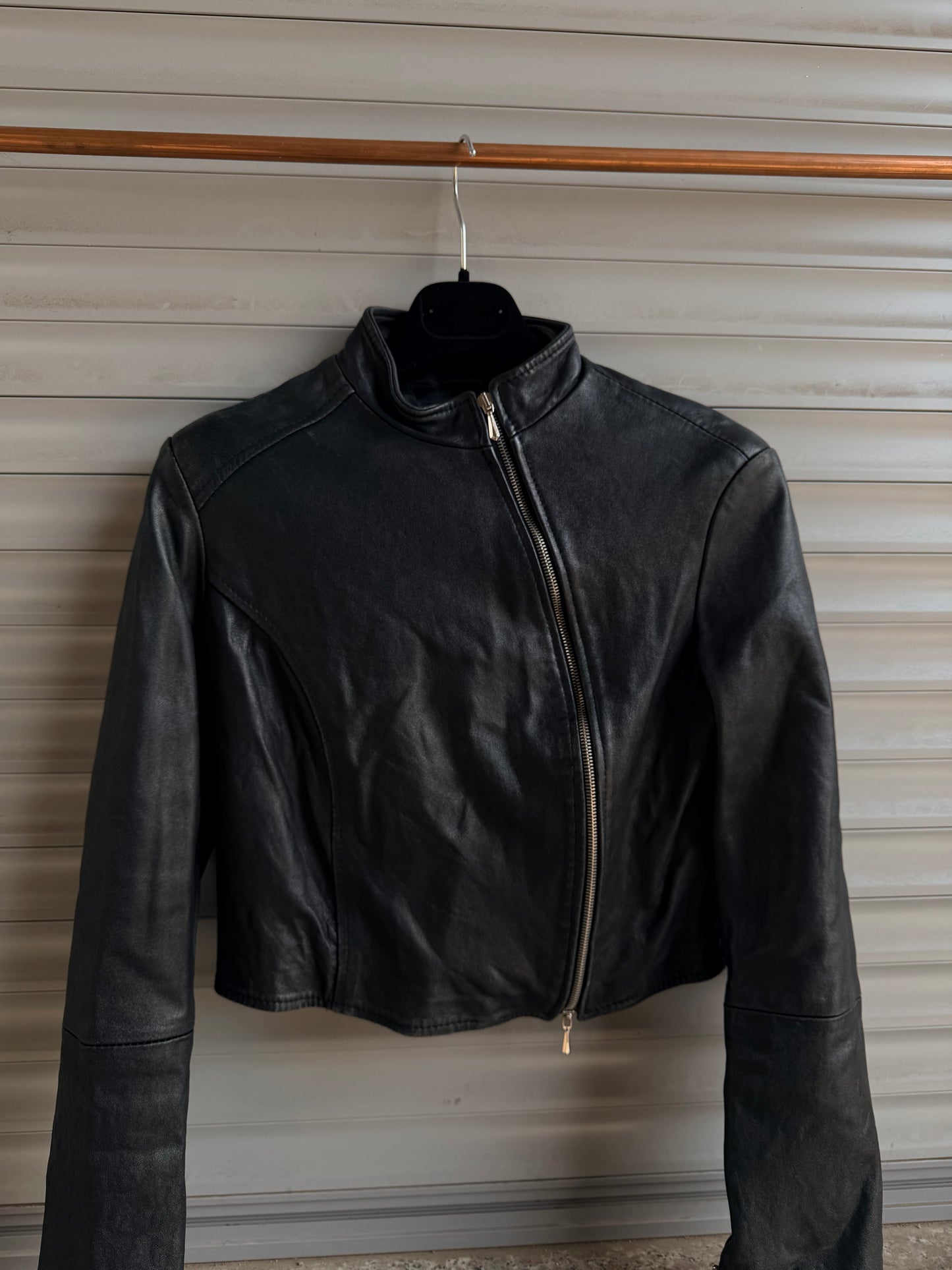 CROPPED ASYMMETRIC ZIPPED LEATHER JACKET