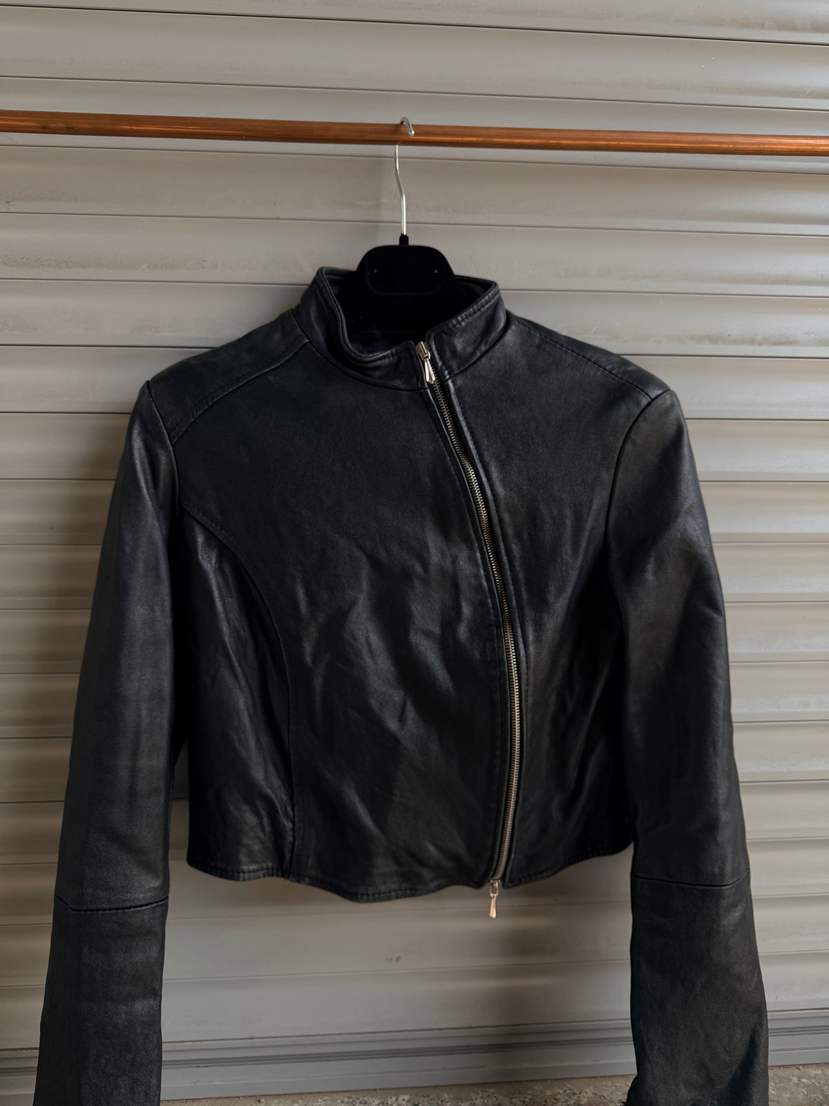 CROPPED ASYMMETRIC ZIPPED LEATHER JACKET