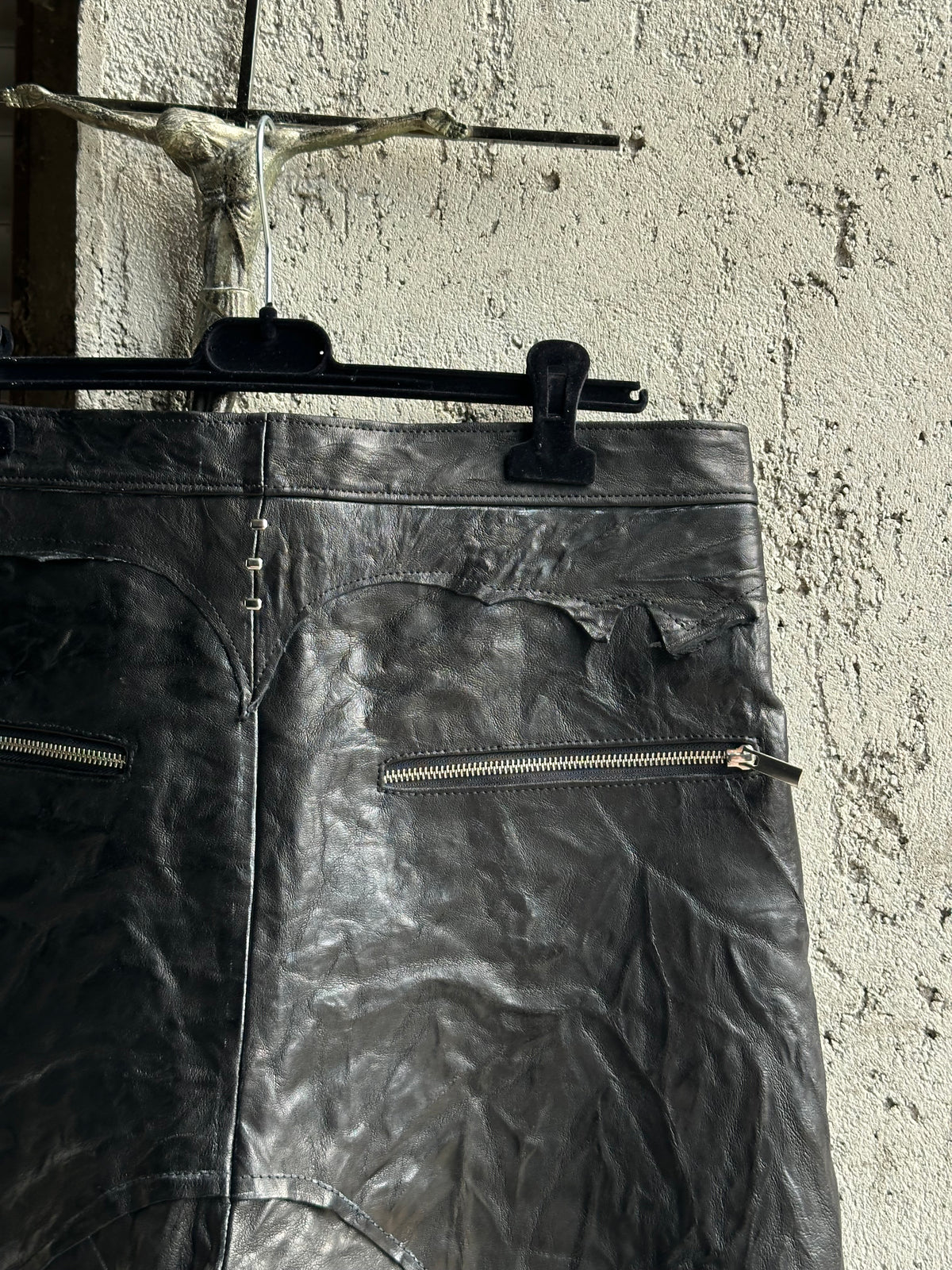 ALEKSANDER CECCO MONUMENTUS TENEBRAE SHORTS
