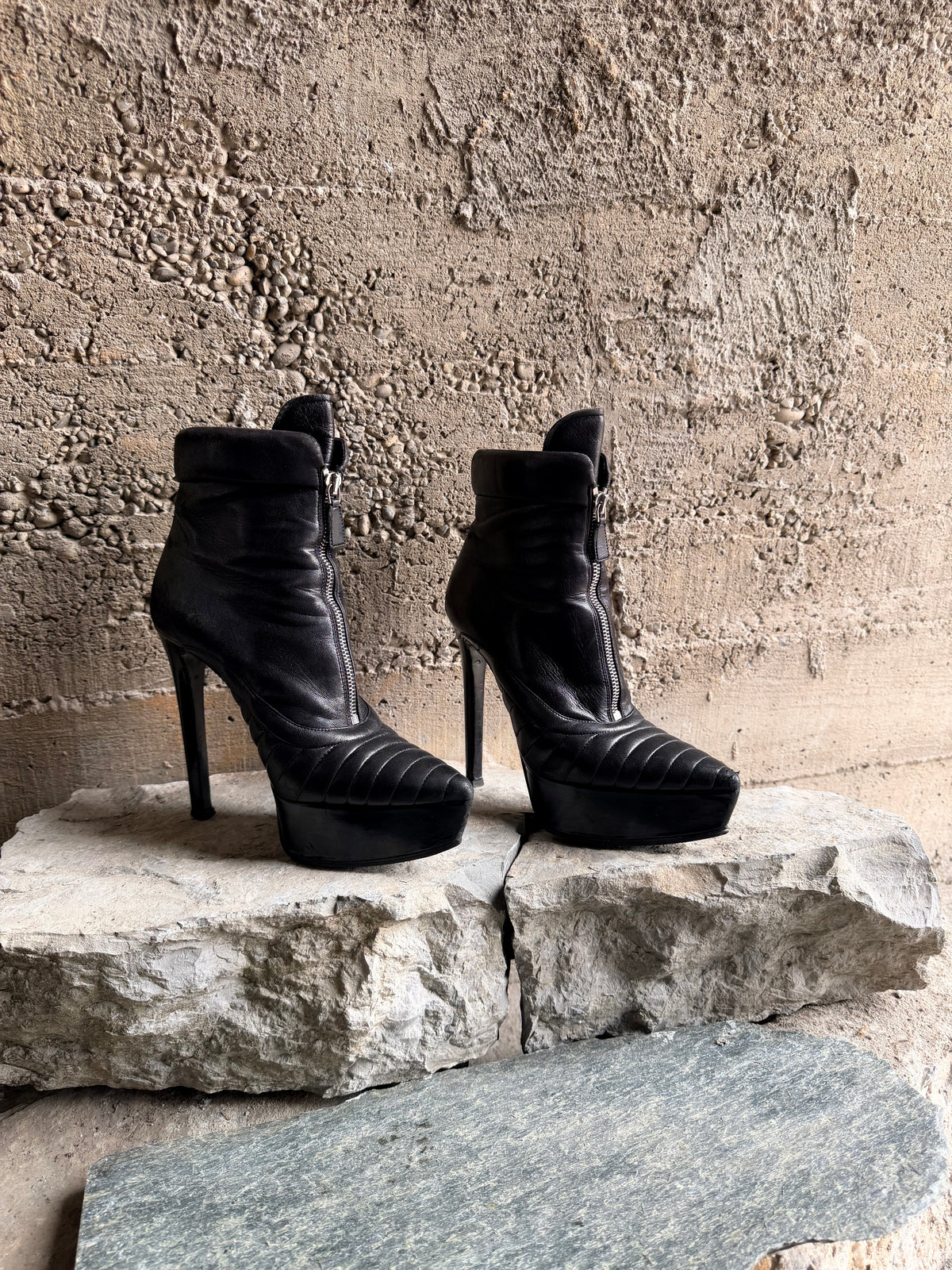 MOTOR PRADA HEELS